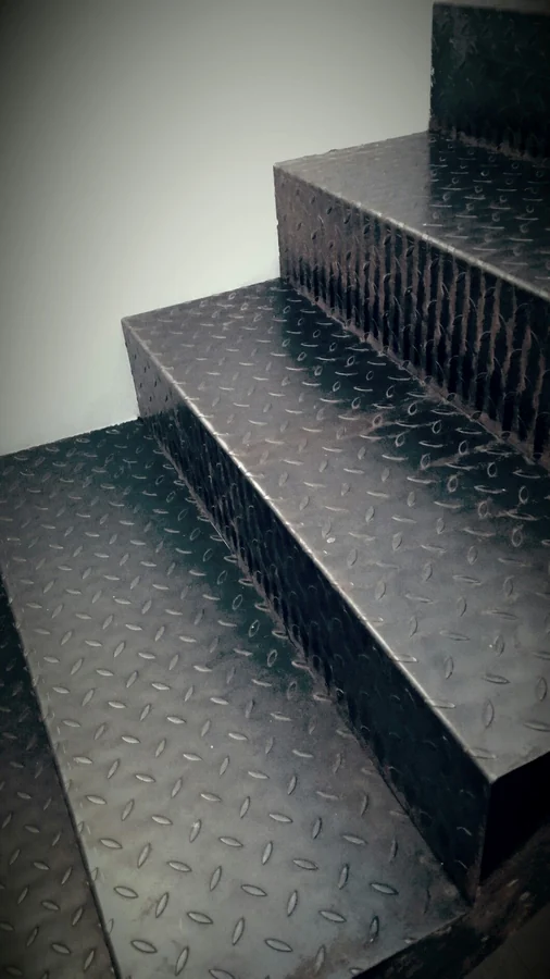 Diamond plate stair treads